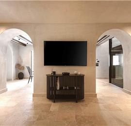 5 bedroom villa with indoor and outdoor pool in Chania town, sleeps 10
